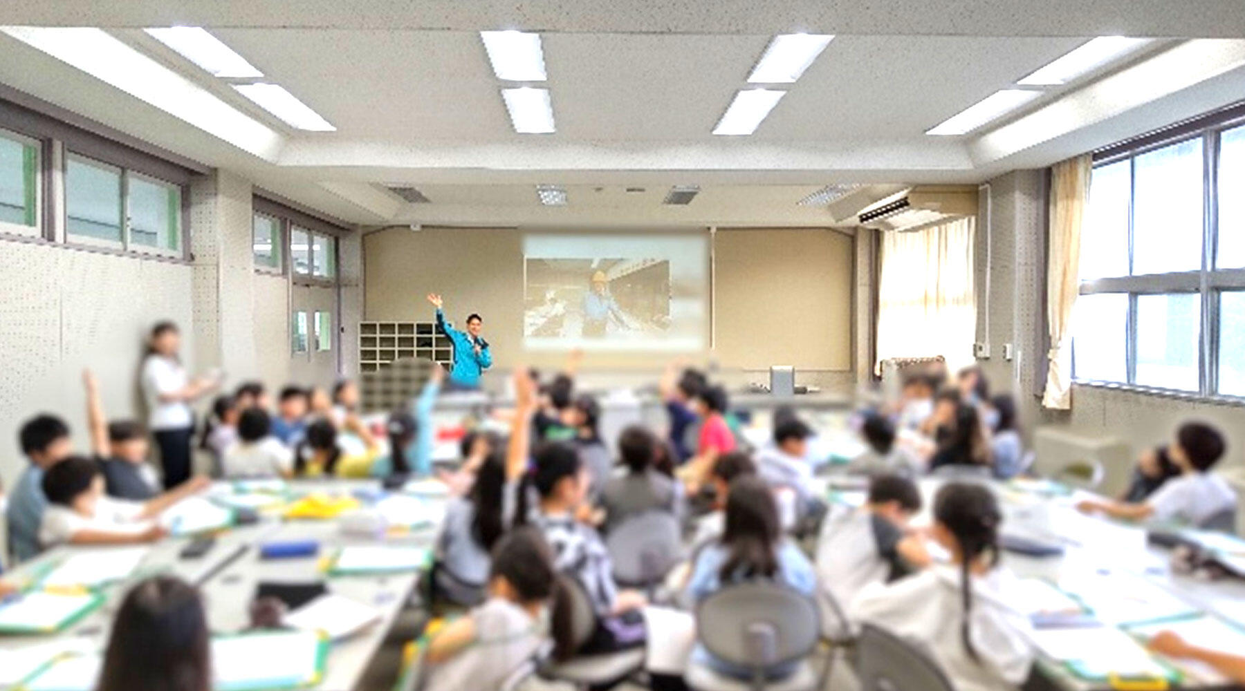 遠隔施設見学の様子（国府津小学校）